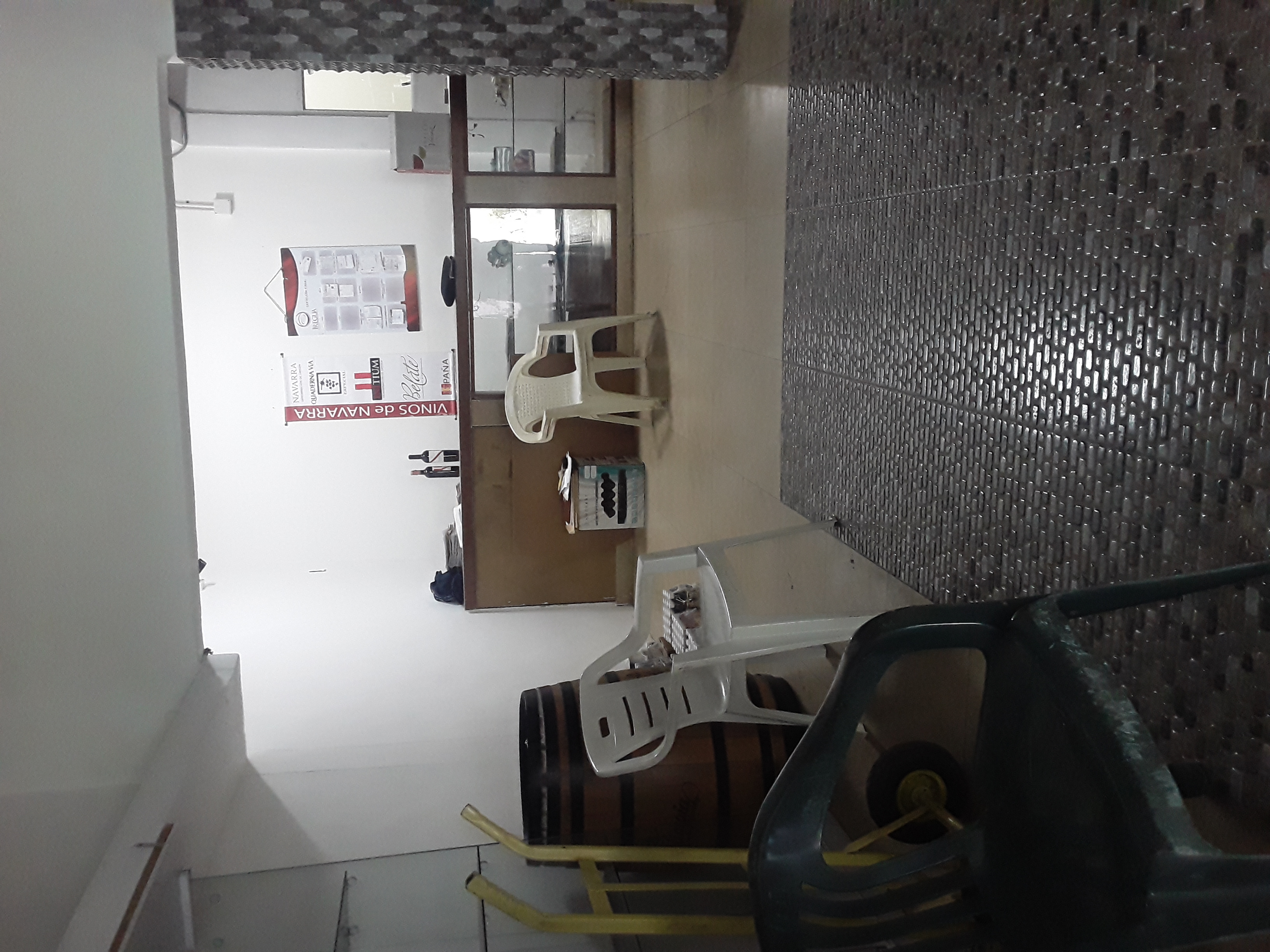 LOCALES EN LLANO ADENTRO, PORLAMAR, EN VENTA