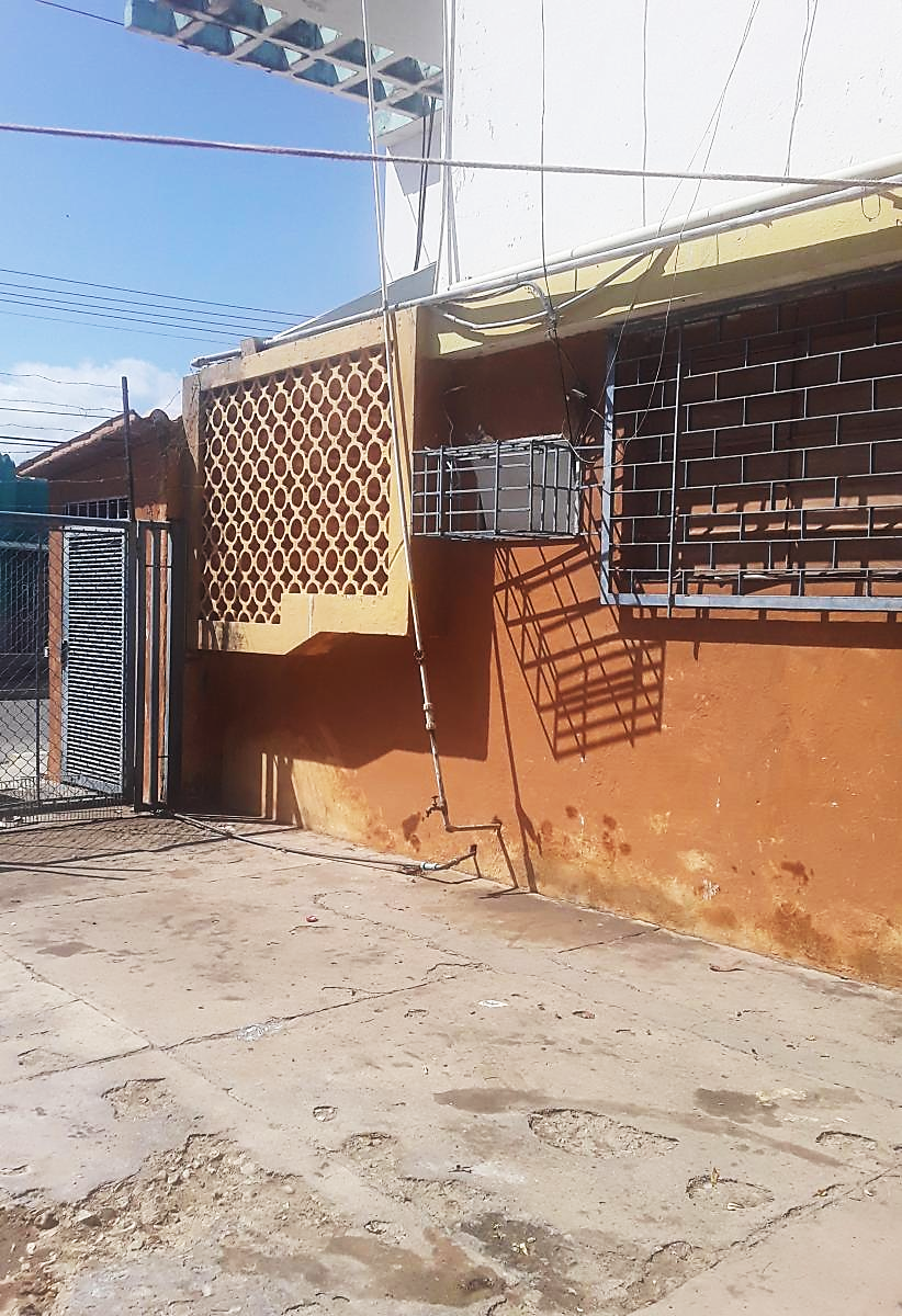 LOCAL EN VENTA EN COSTA AZUL PROPICIO PARA INVERSION