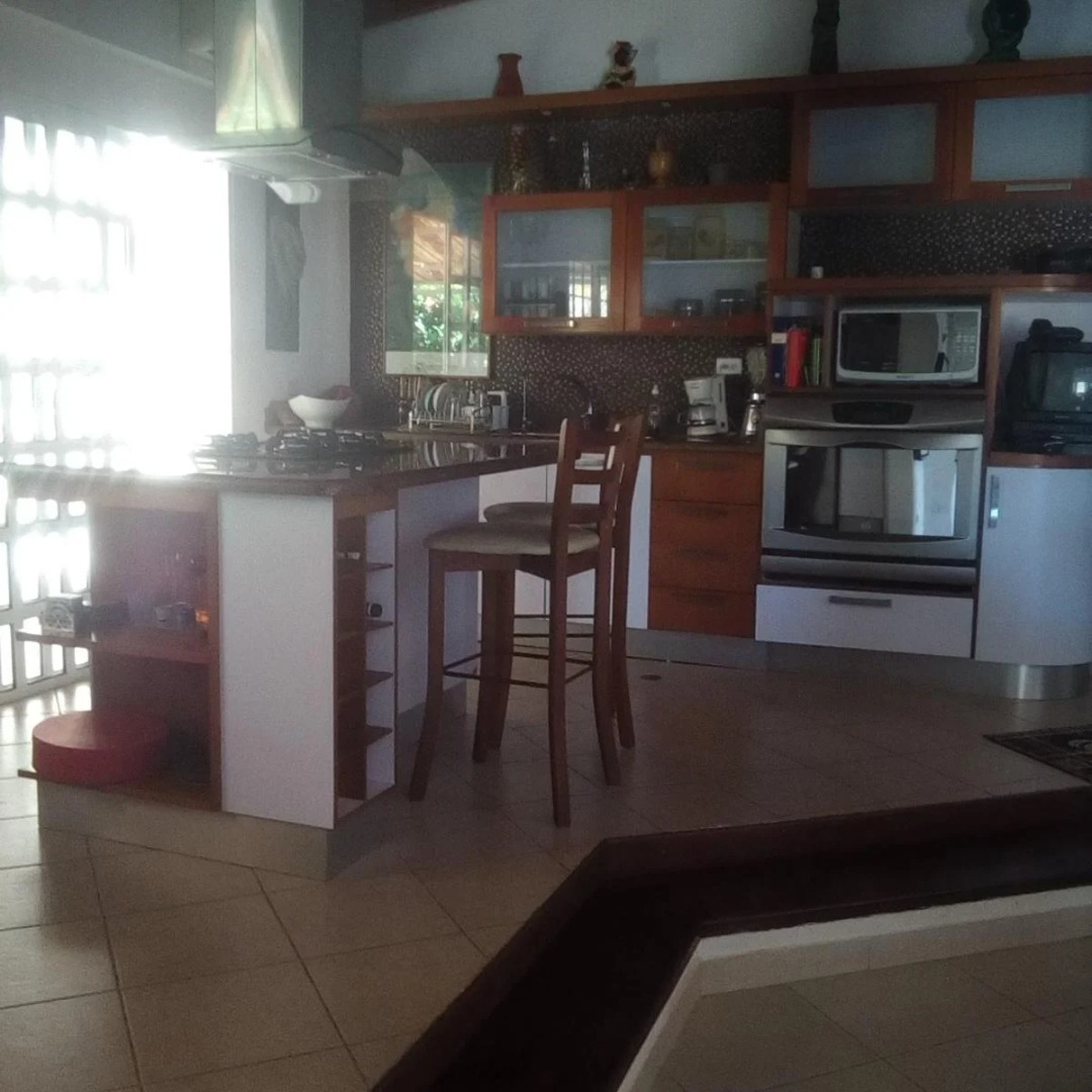 HERMOSA CASA  EN VENTA EN PARAISO I