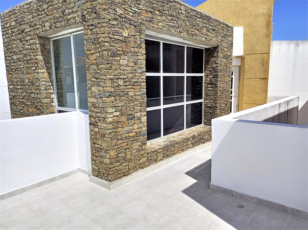 TOWNHOUSE EN MANEIRO, EN VENTA