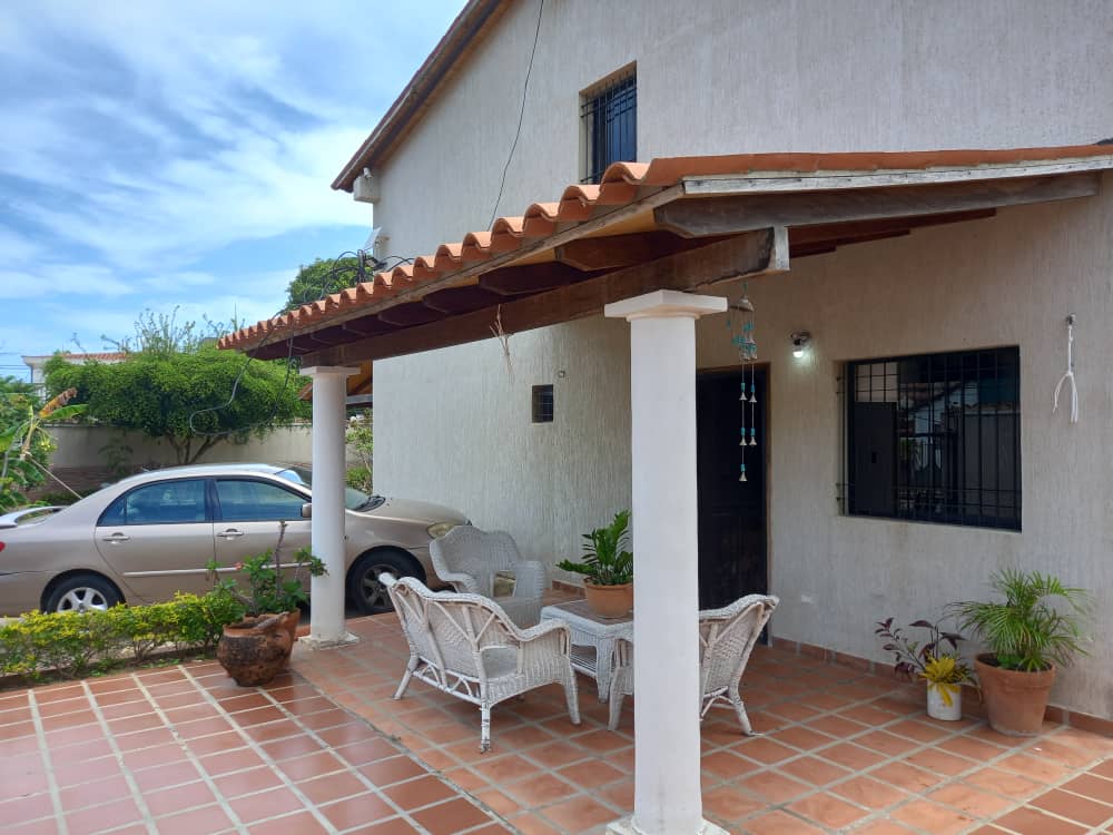 LAND IN THE MANEIRO URBANIZATION, FOR SALE