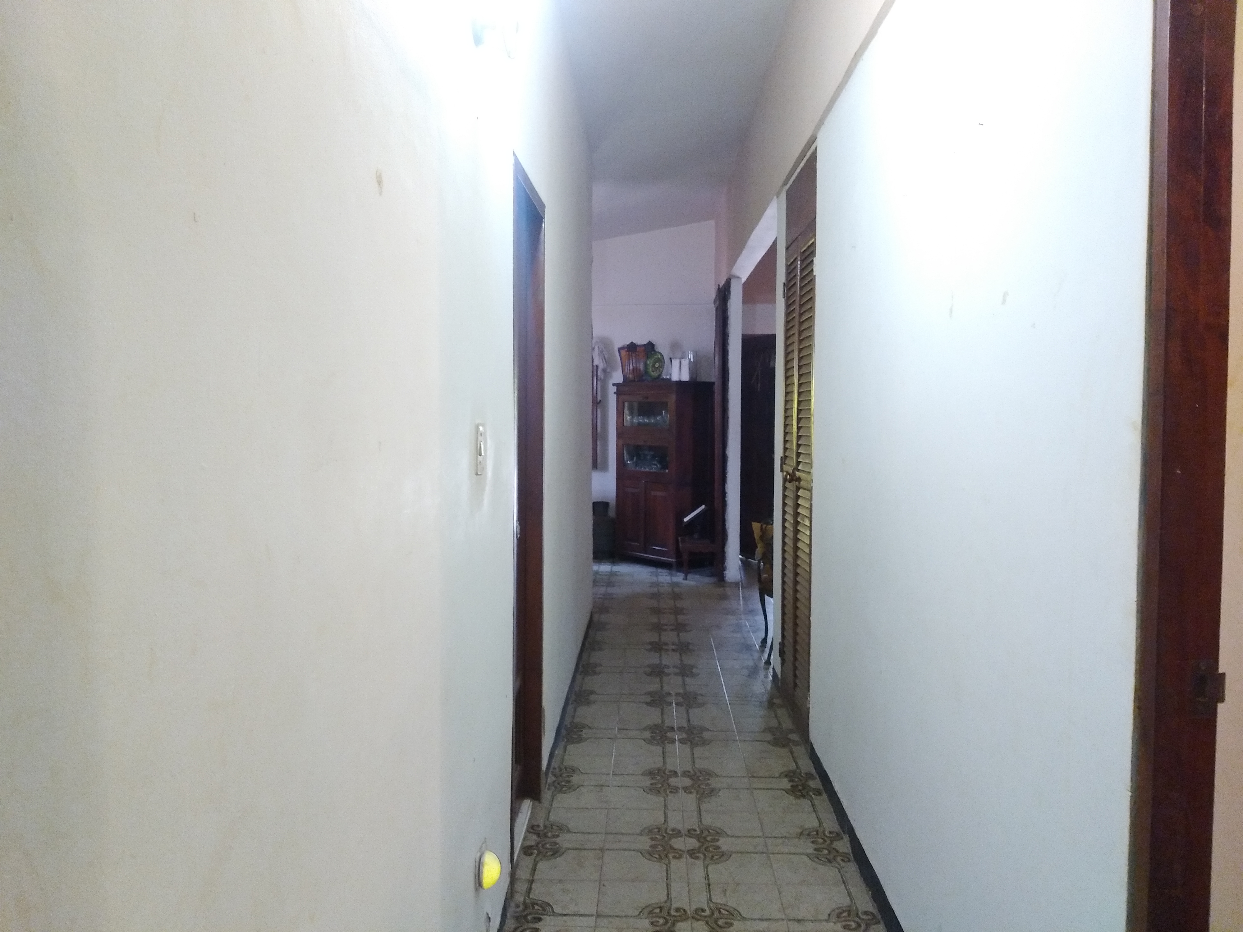 HOUSE IN GATED COMPLEX, DEAD MALE SECTOR.