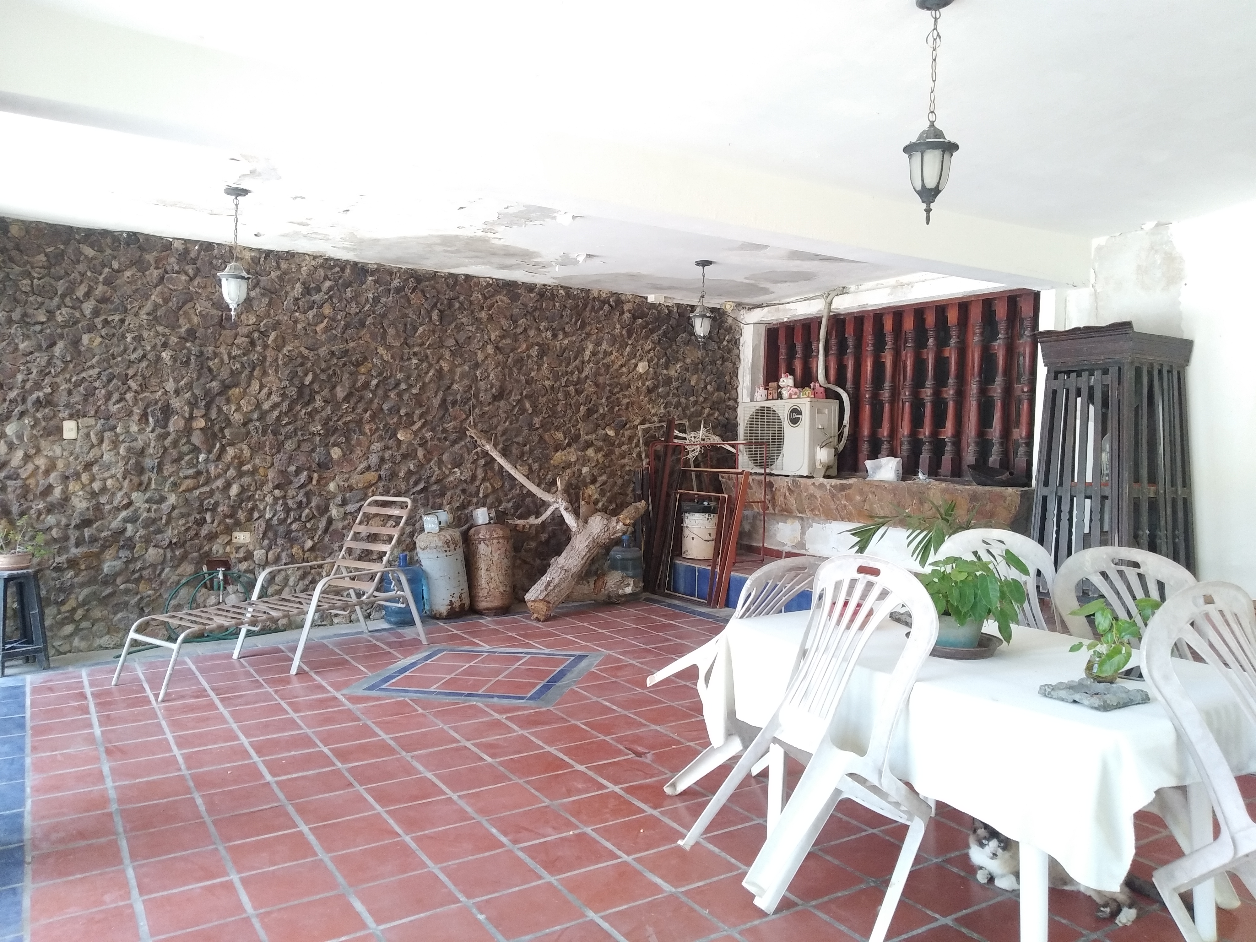HOUSE IN GATED COMPLEX, DEAD MALE SECTOR.