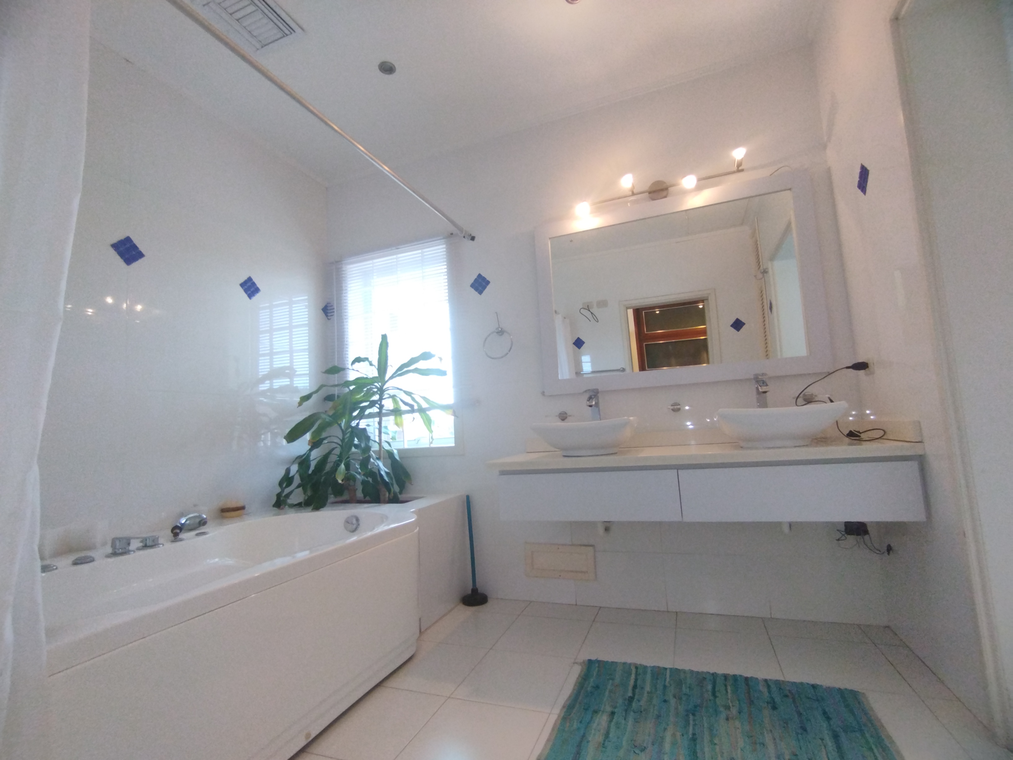 HOUSE IN PARAISO I, FOR SALE