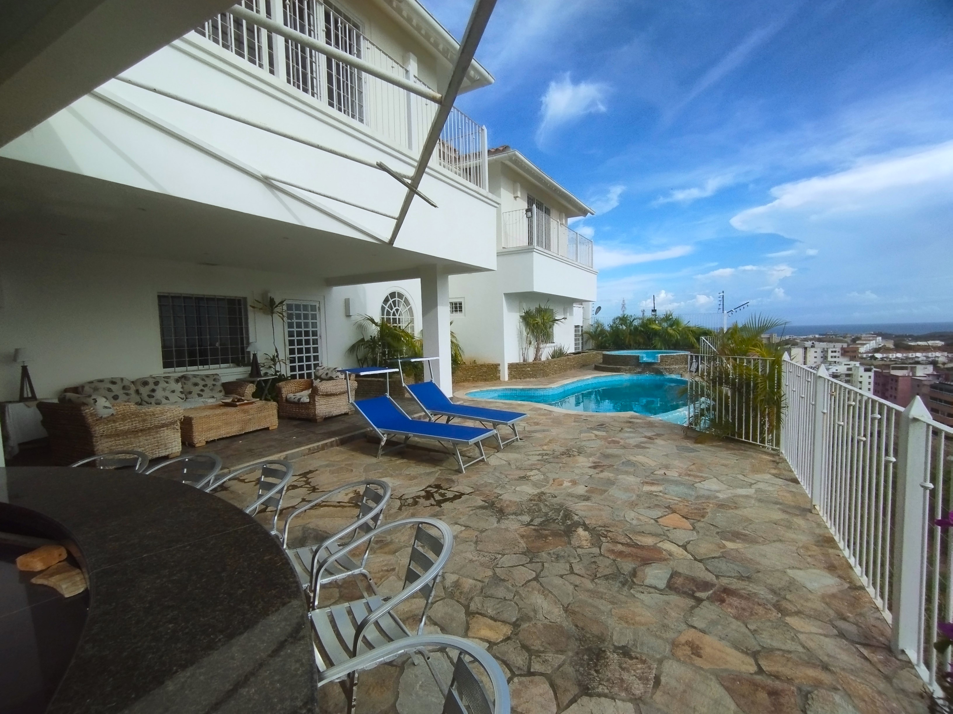 HOUSE IN PARAISO I, FOR SALE