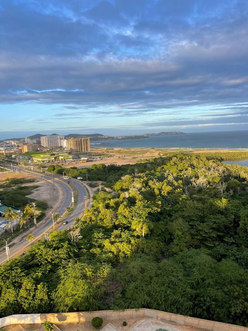 APARTMENT FOR VACATION RENTAL AV. BOLIVAR