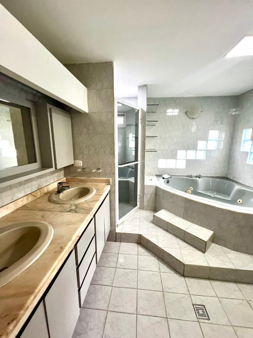 HOUSE FOR RENT IN COSTA AZUL