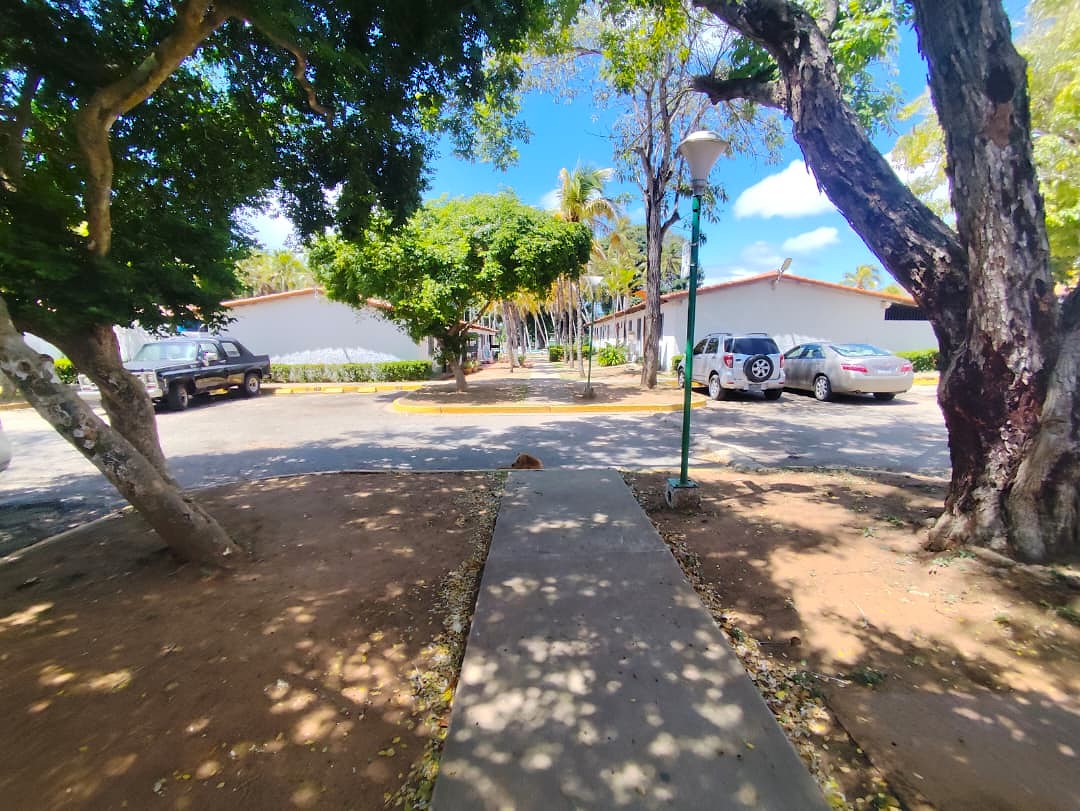 CASA EN VENTA EN LOMA DE GUERRA
