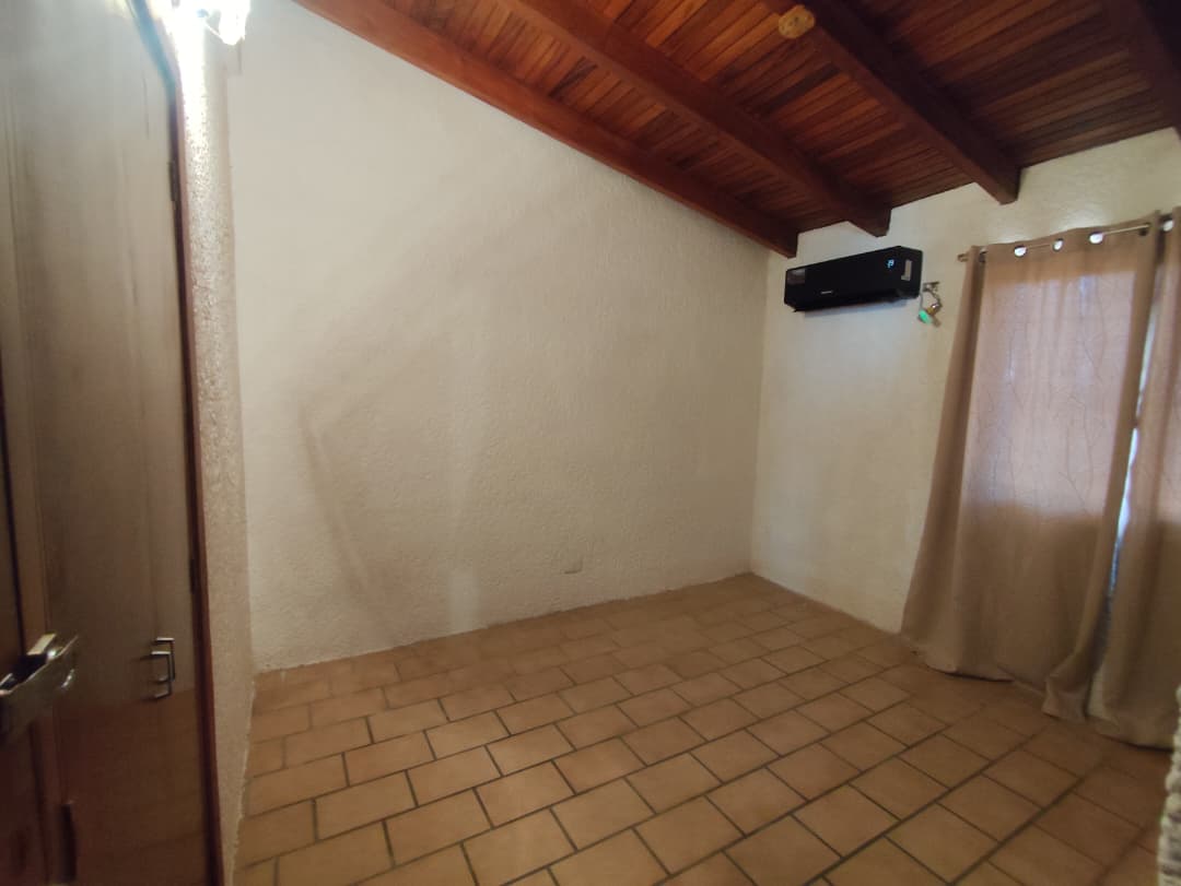 CASA EN VENTA EN LOMA DE GUERRA