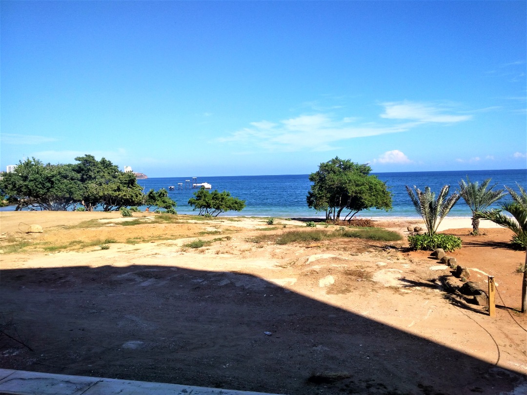 LAS OLAS CONDOMINIUM A LA ORILLA DEL MAR