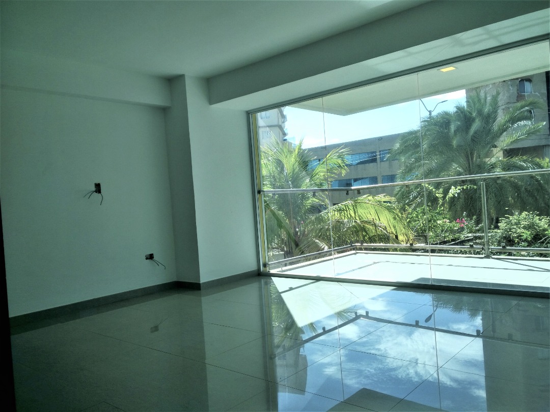 LAS OLAS CONDOMINIUM A LA ORILLA DEL MAR